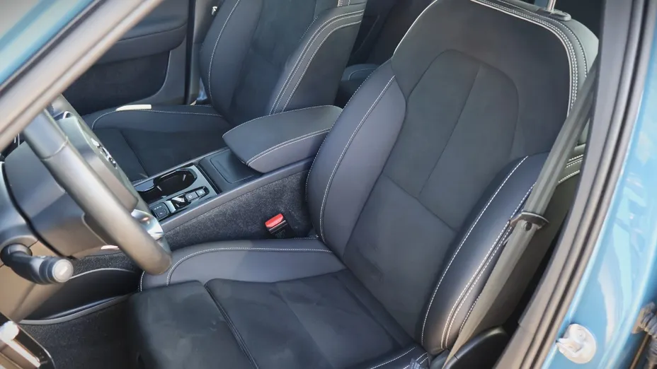 VOLVO XC40 -