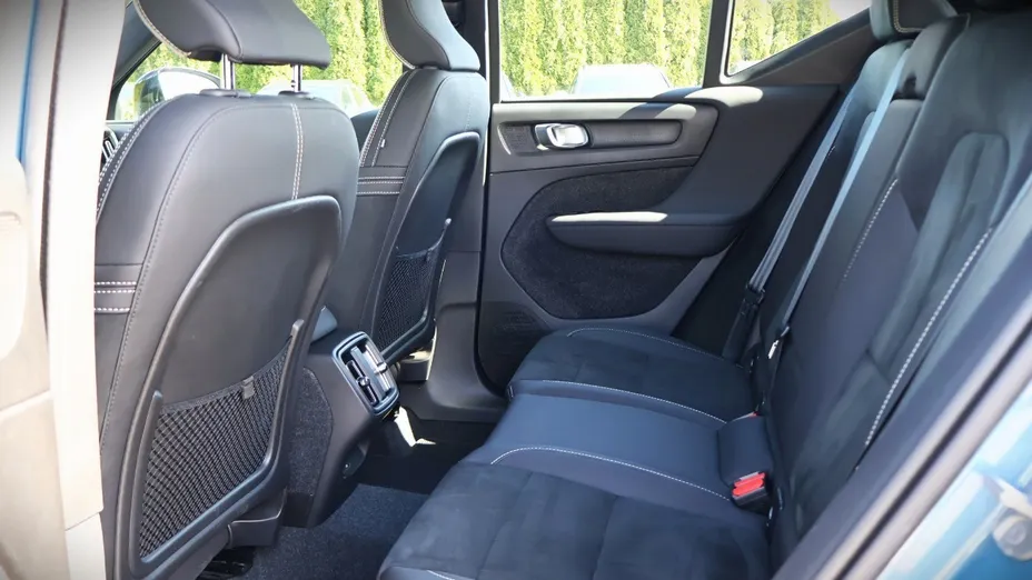 VOLVO XC40 -