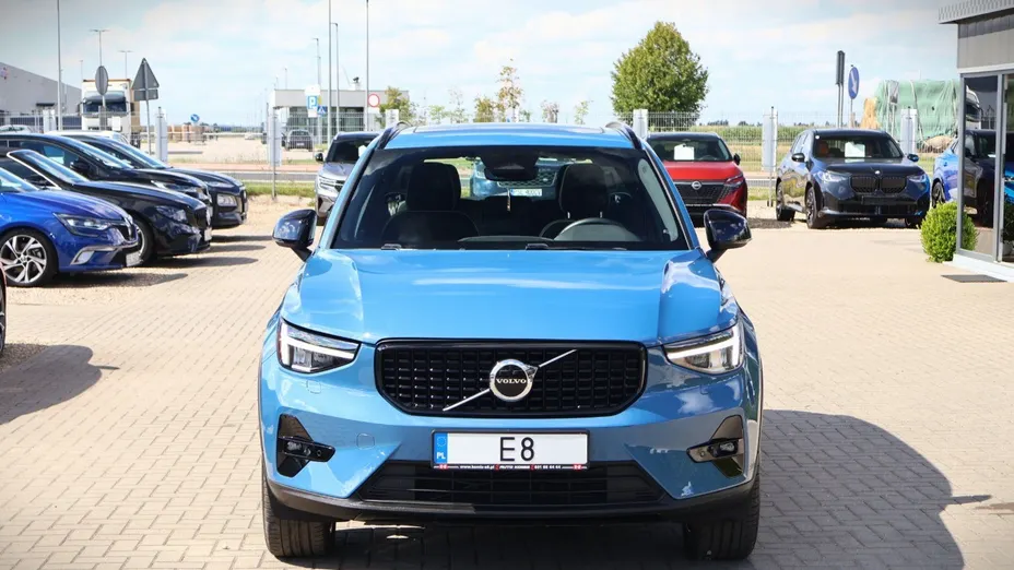 VOLVO XC40 -
