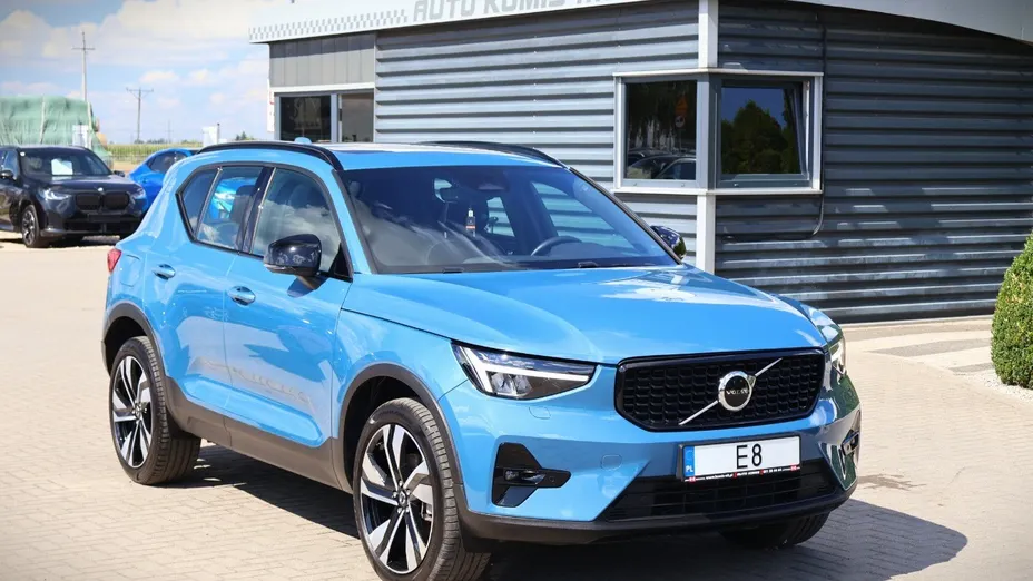 VOLVO XC40 -