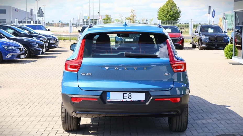 VOLVO XC40 -