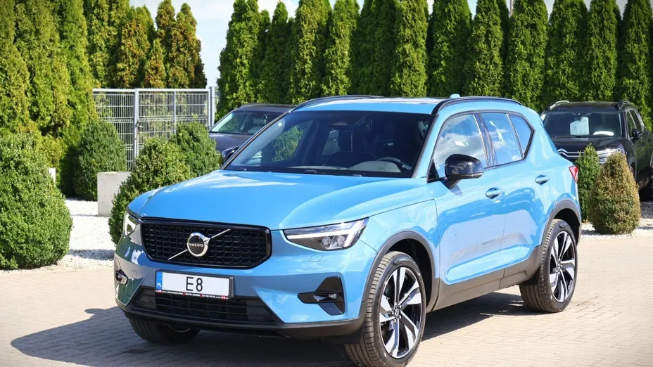 VOLVO XC40 -