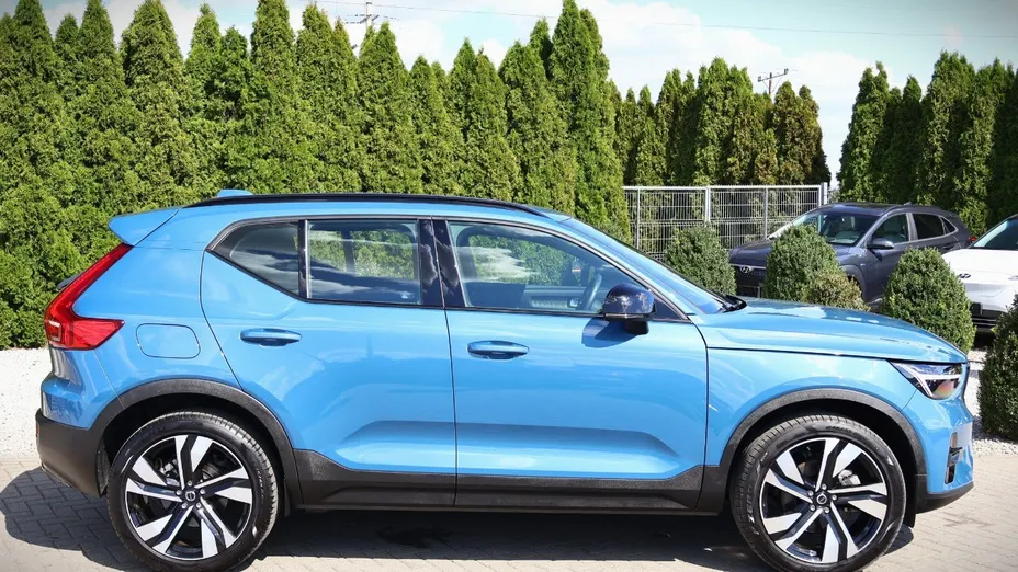 VOLVO XC40 -
