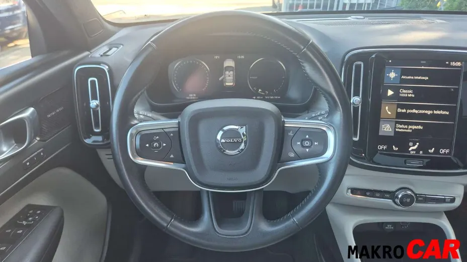 VOLVO XC40 -