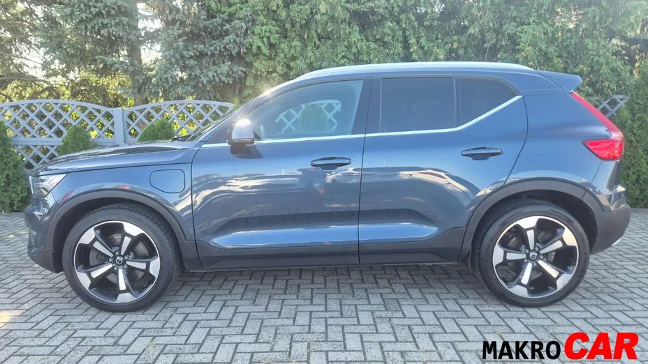 VOLVO XC40 -