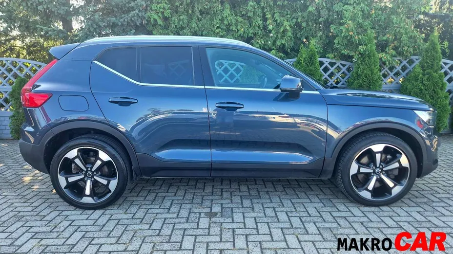VOLVO XC40 -