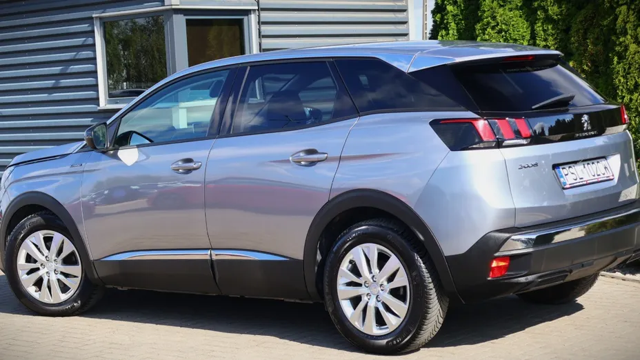 PEUGEOT 3008 -