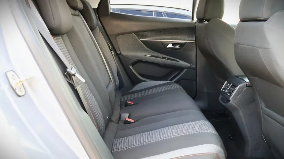 PEUGEOT 3008 -