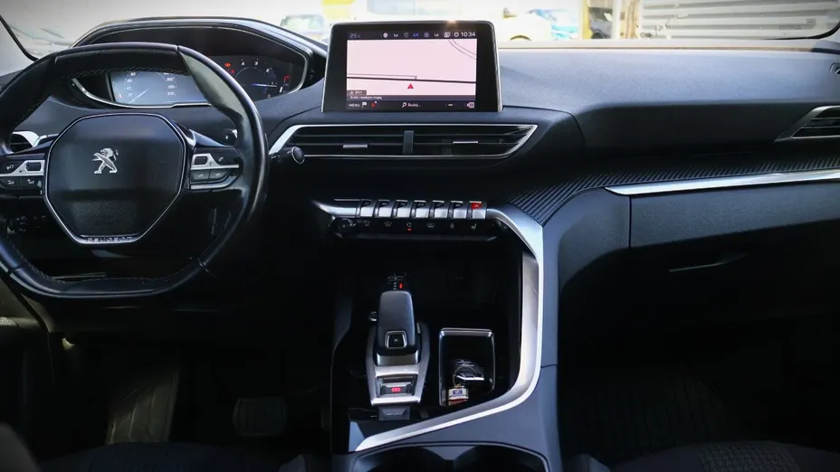 PEUGEOT 3008 -