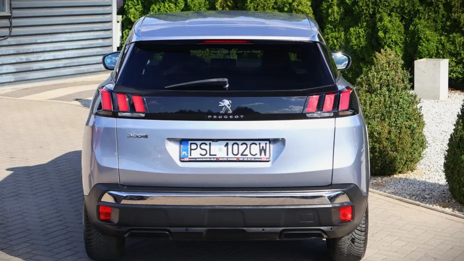 PEUGEOT 3008 -