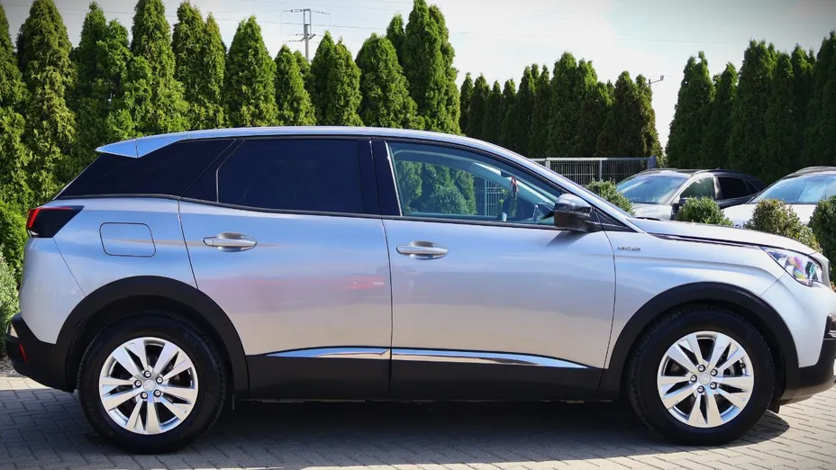 PEUGEOT 3008 -