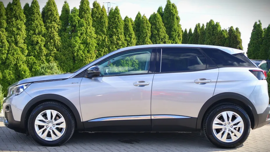 PEUGEOT 3008 -