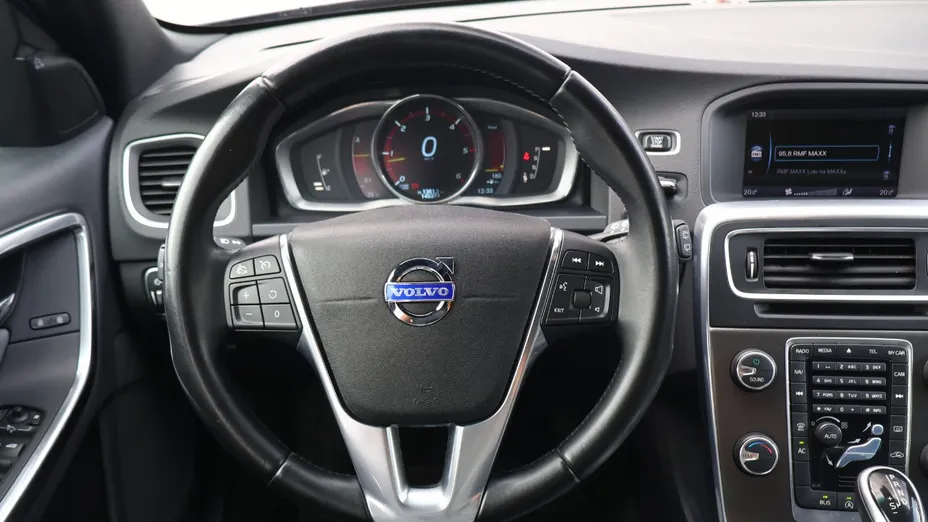 VOLVO V60 -
