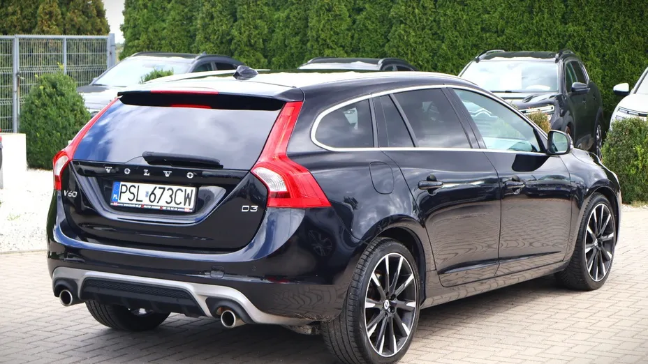 VOLVO V60 -