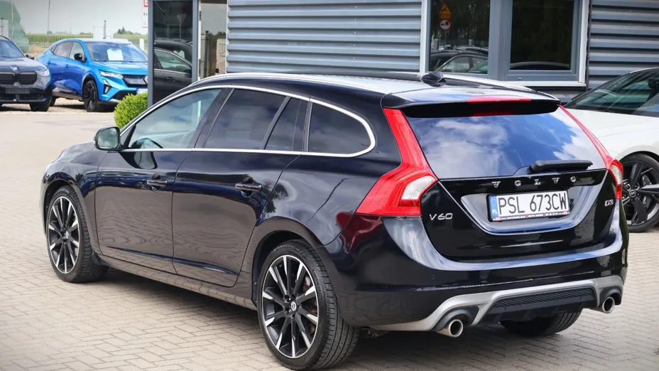 VOLVO V60 -