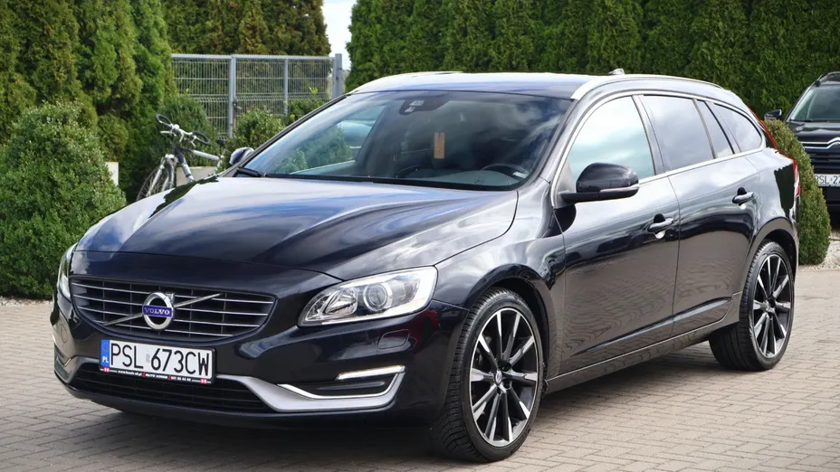 VOLVO V60 -
