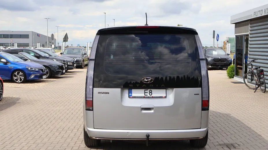 HYUNDAI Staria -