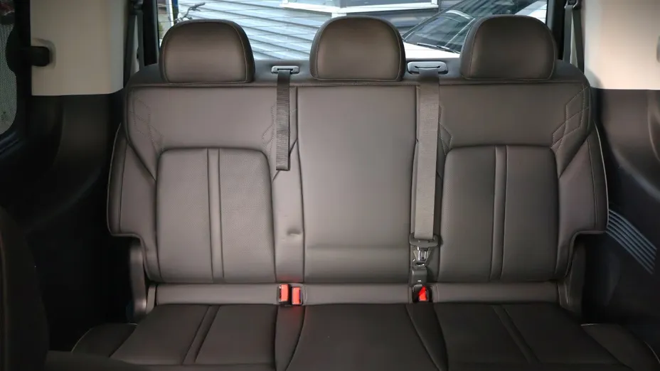 HYUNDAI Staria -