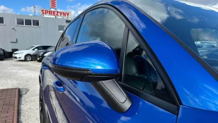 PORSCHE Macan -