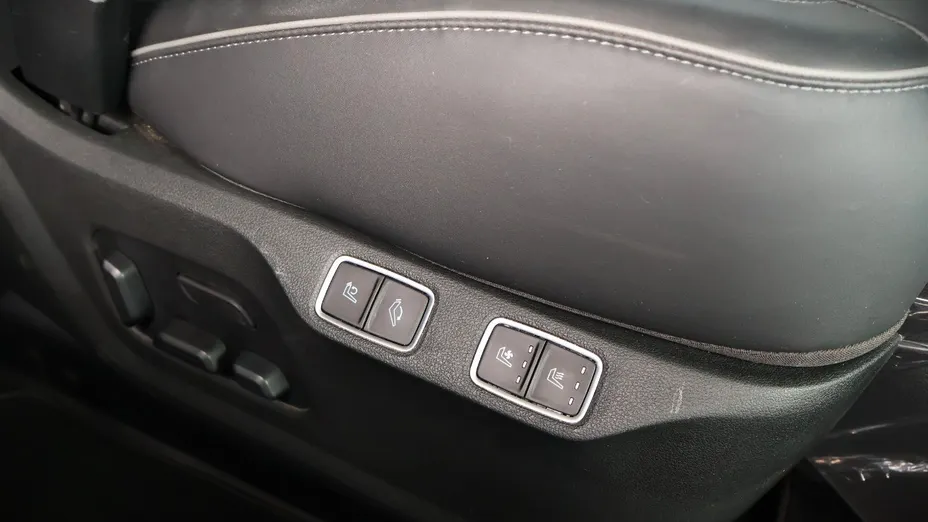 HYUNDAI Staria -