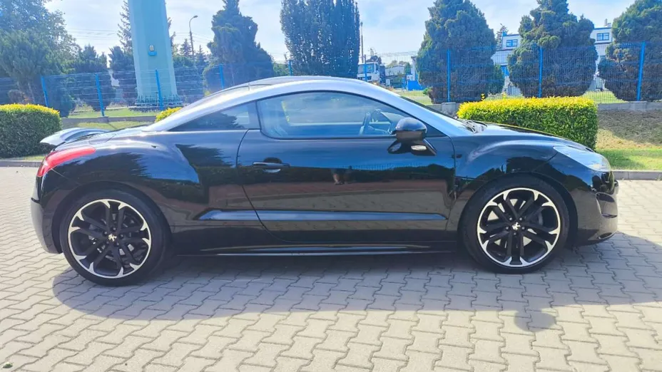 PEUGEOT RCZ -