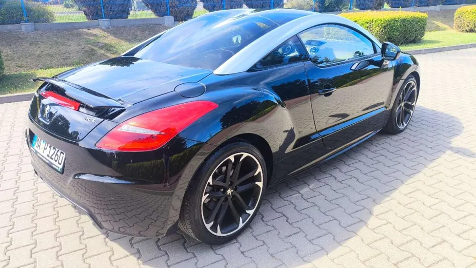 PEUGEOT RCZ -