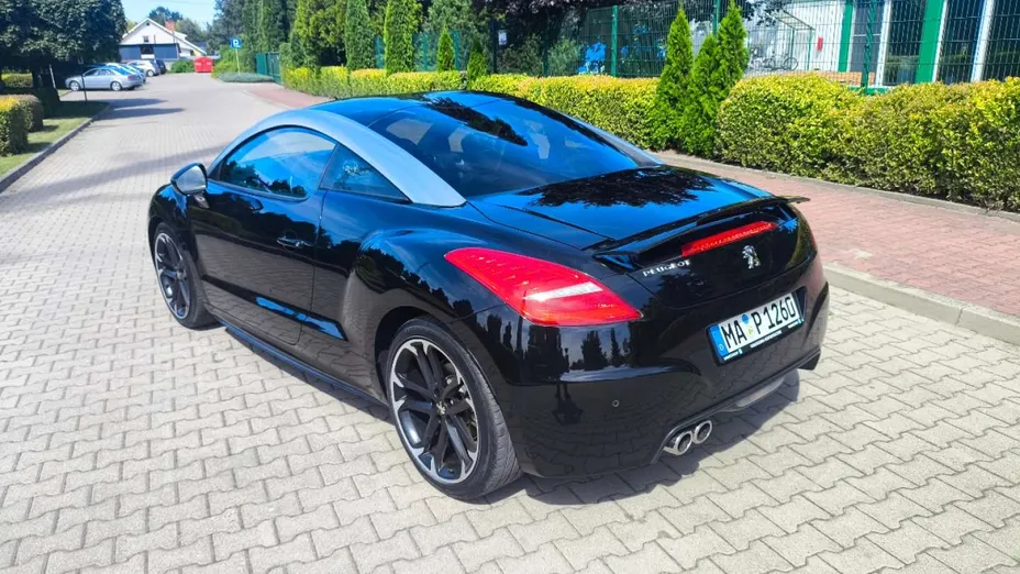 PEUGEOT RCZ -