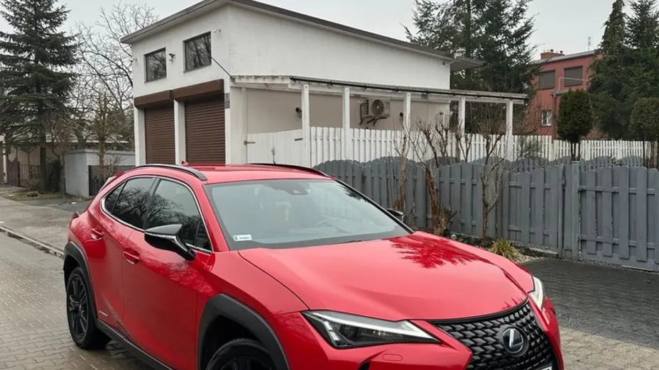 LEXUS UX -