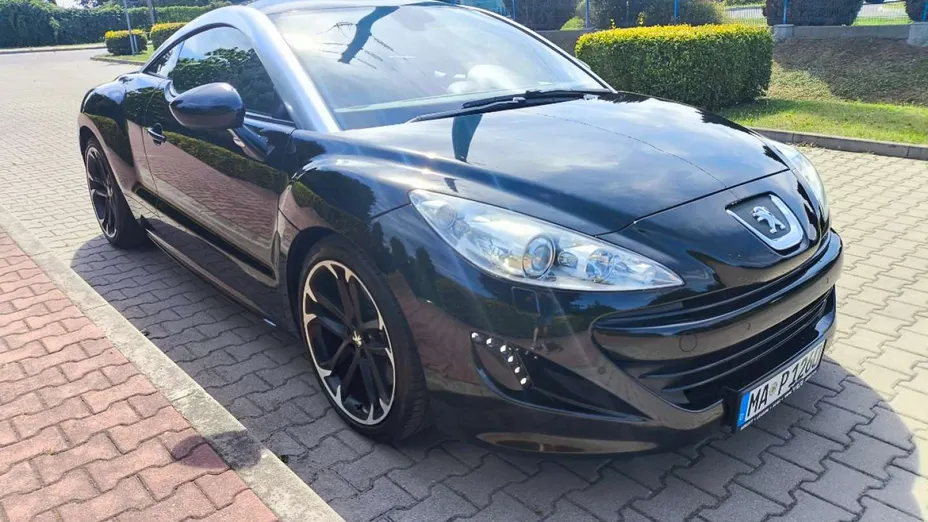 PEUGEOT RCZ -