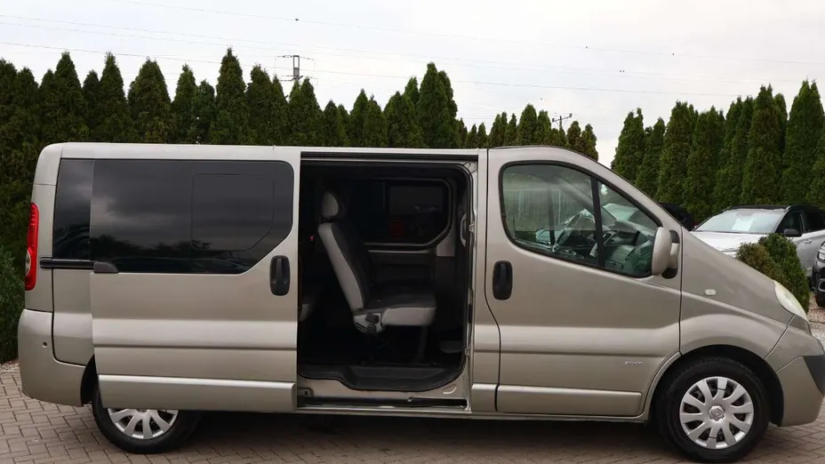 OPEL Vivaro -