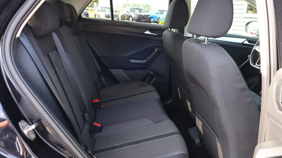 VOLKSWAGEN T-ROC -
