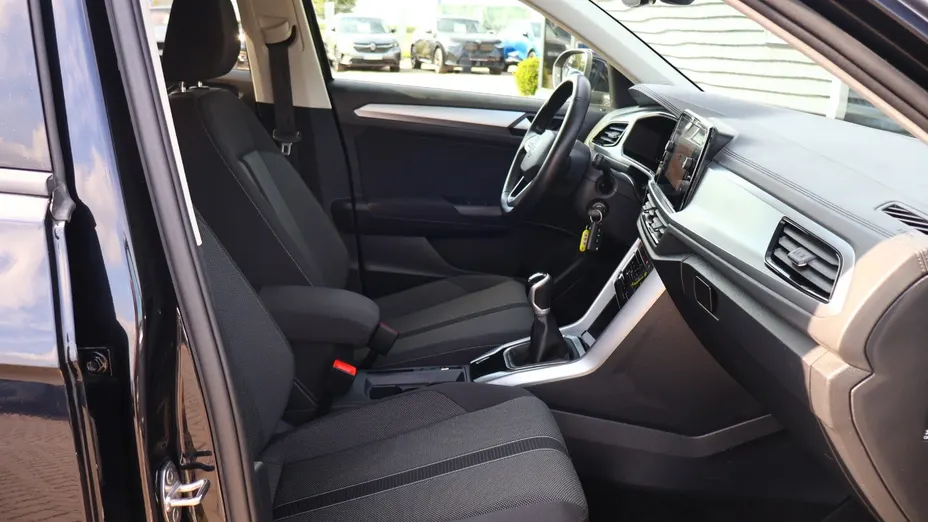 VOLKSWAGEN T-ROC -
