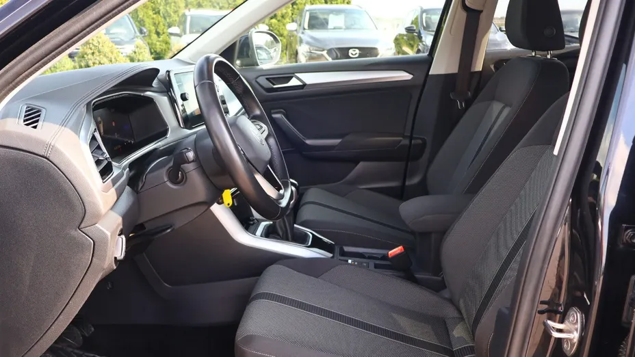 VOLKSWAGEN T-ROC -