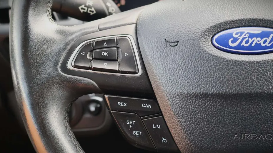FORD Kuga -