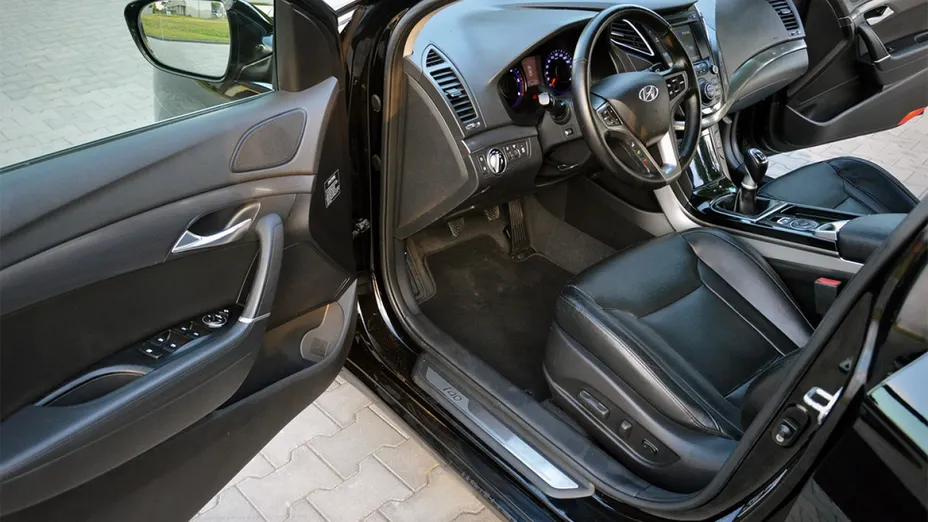 HYUNDAI i40 -