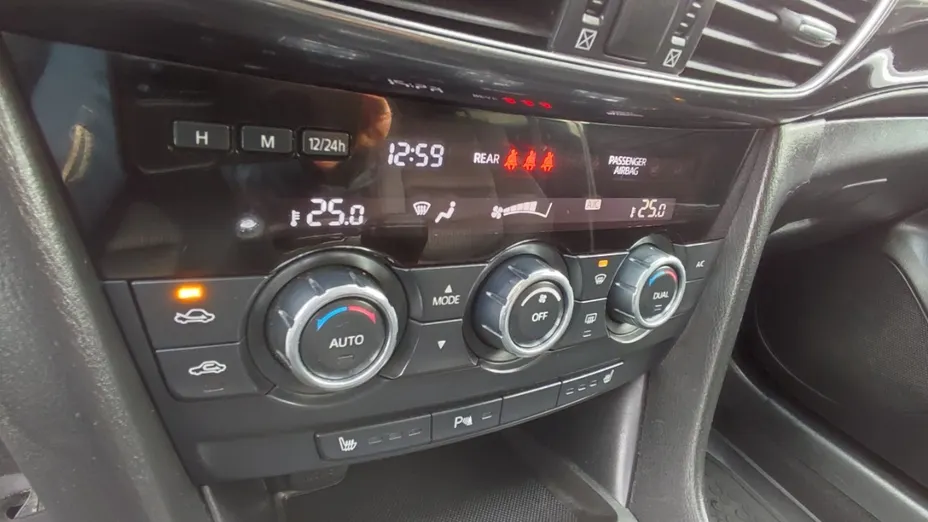 MAZDA 6 -