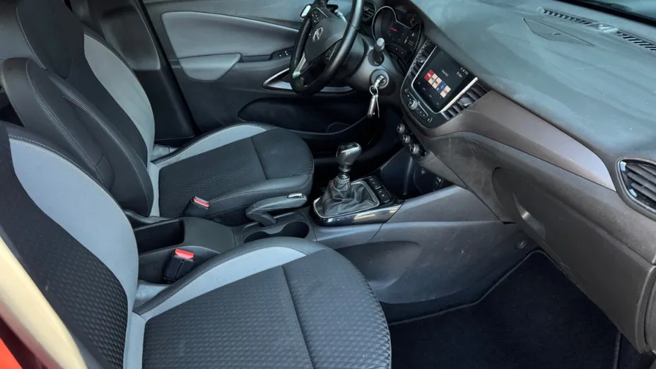 OPEL Crossland X -