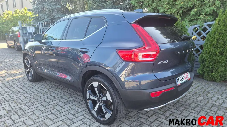VOLVO XC40 -
