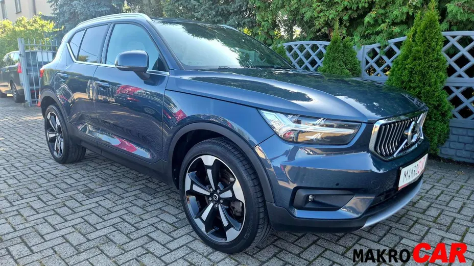 VOLVO XC40 -