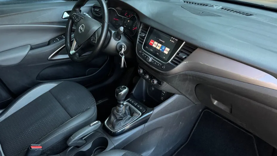 OPEL Crossland X -