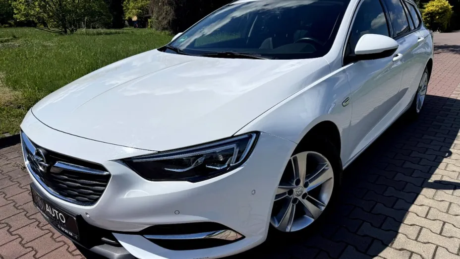 OPEL Insignia -