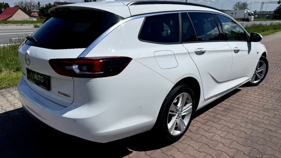 OPEL Insignia -
