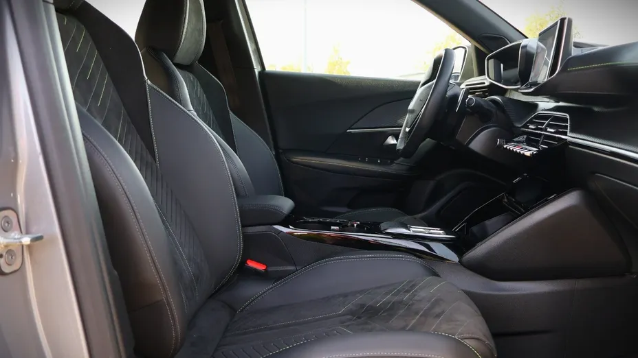 PEUGEOT 2008 -