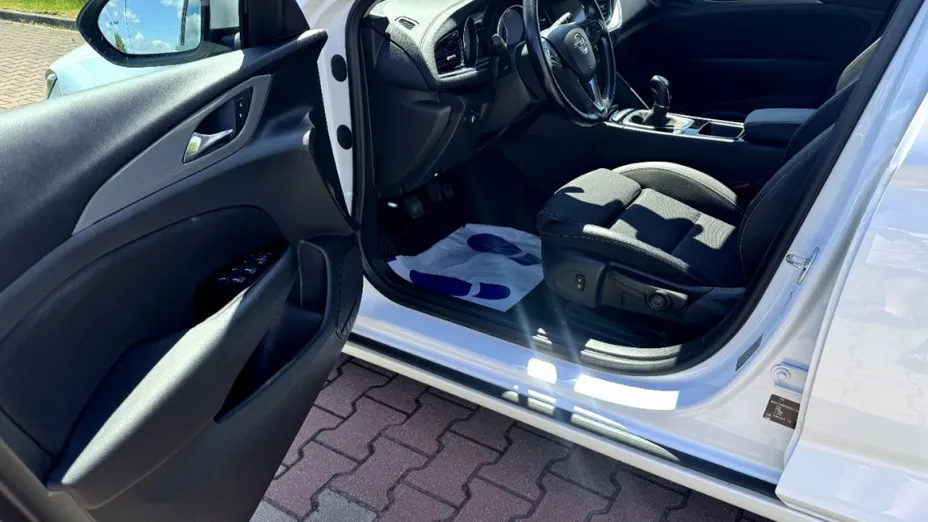 OPEL Insignia -