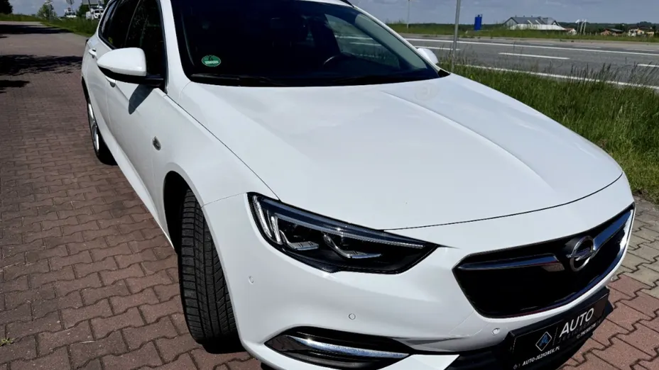 OPEL Insignia -