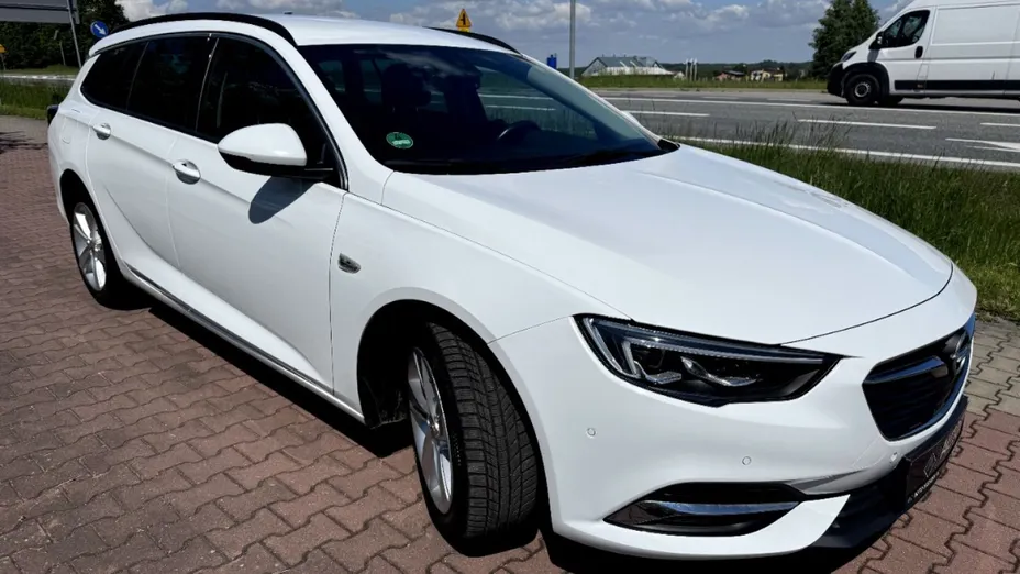 OPEL Insignia -