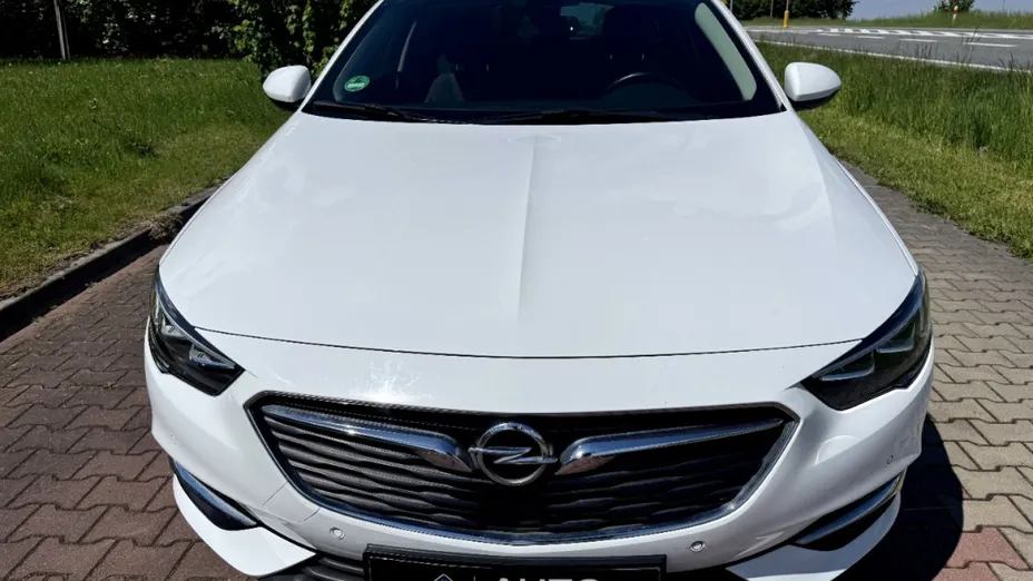 OPEL Insignia -