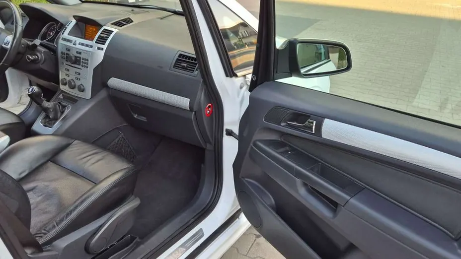 OPEL Zafira -
