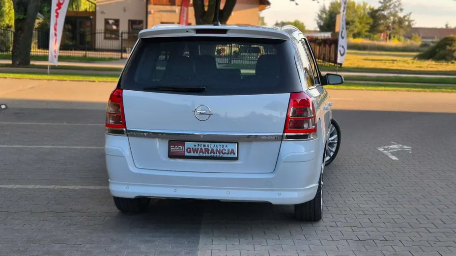 OPEL Zafira -