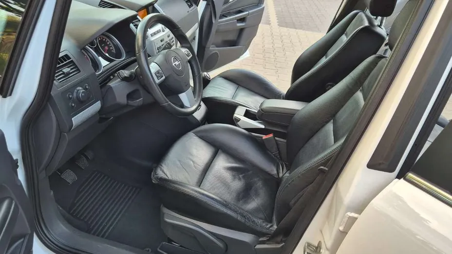OPEL Zafira -